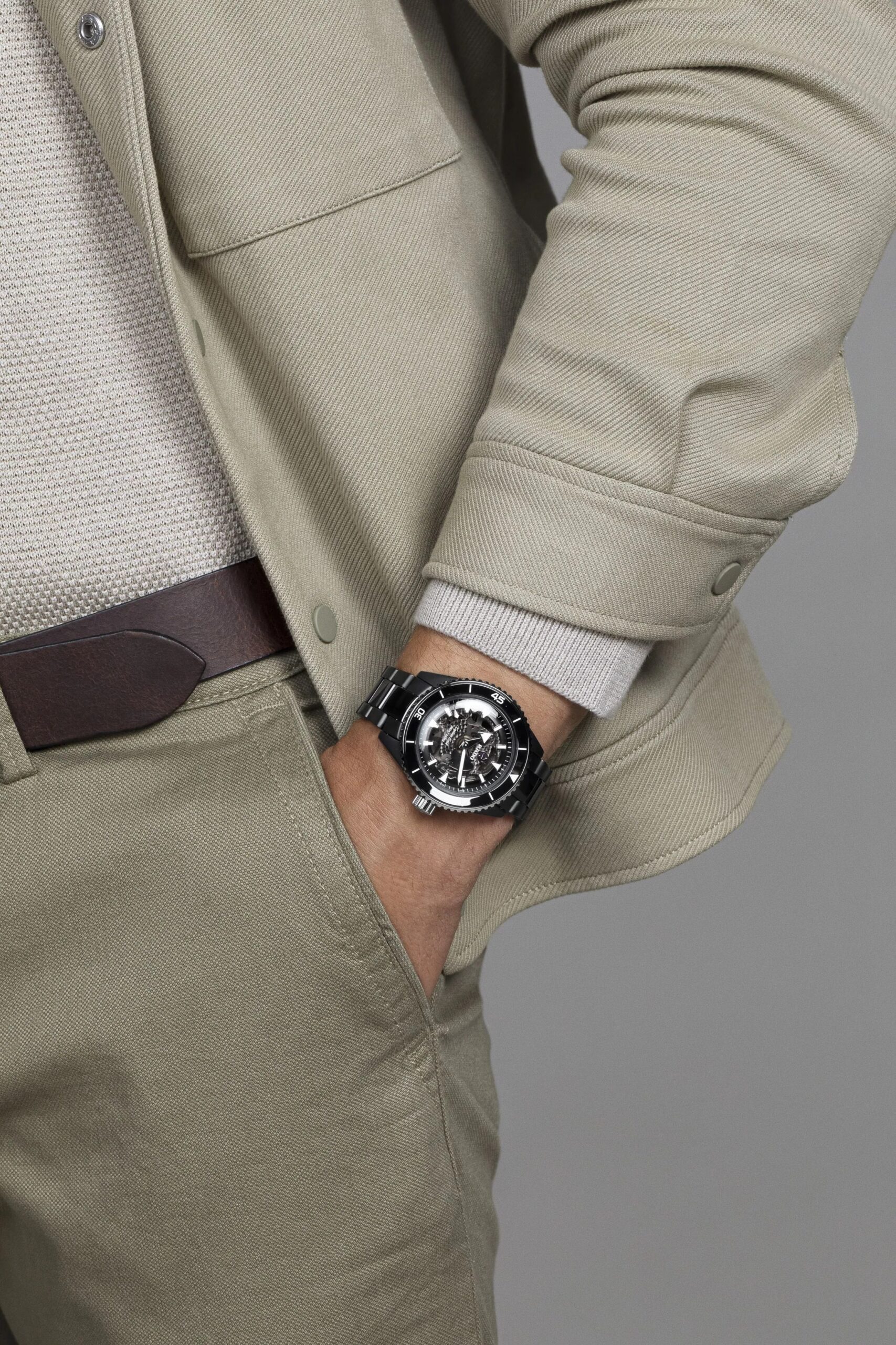 Rado - Captain Cook High-Tech Ceramic R32127152 - immagine 4